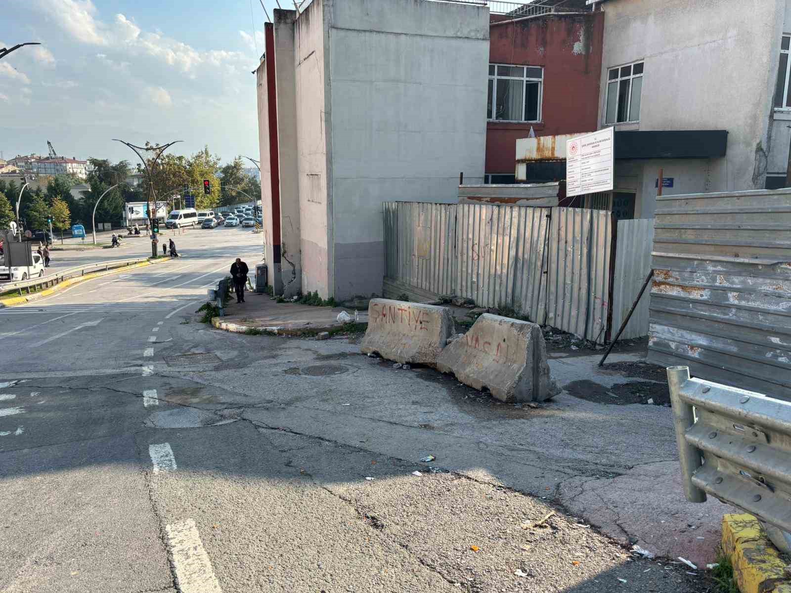 kocaelide freni bosalan otobus duvara carpti 3u polis 7 yarali 2 8T5DAOMj