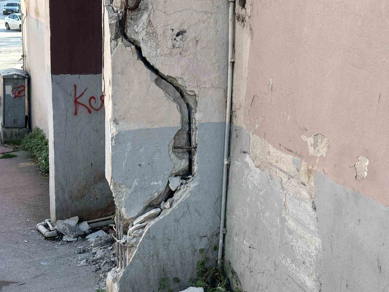 kocaelide freni bosalan otobus duvara carpti 3u polis 7 yarali 3 uXeKMLhv