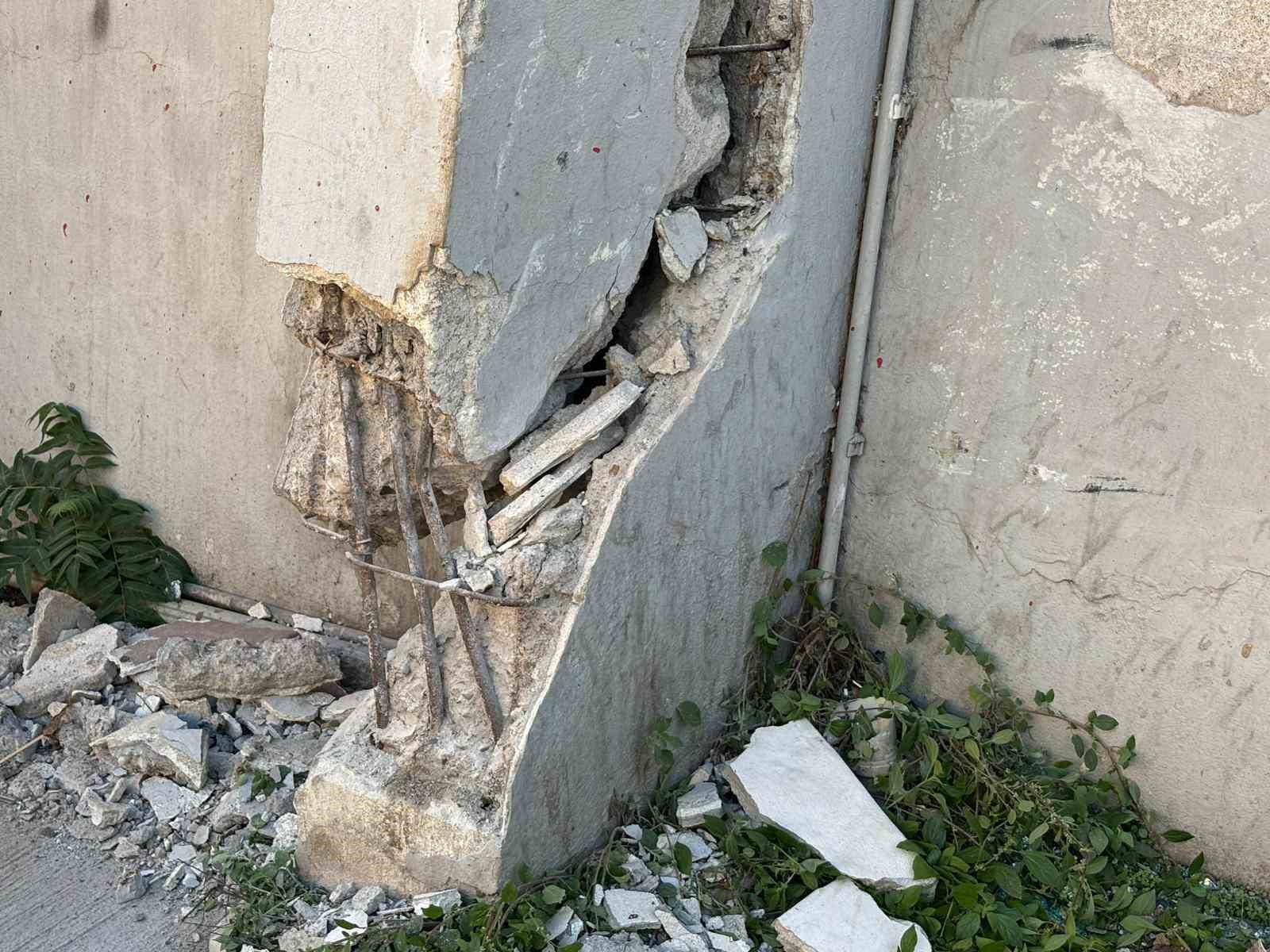 kocaelide freni bosalan otobus duvara carpti 3u polis 7 yarali 4 qP4I2CkT