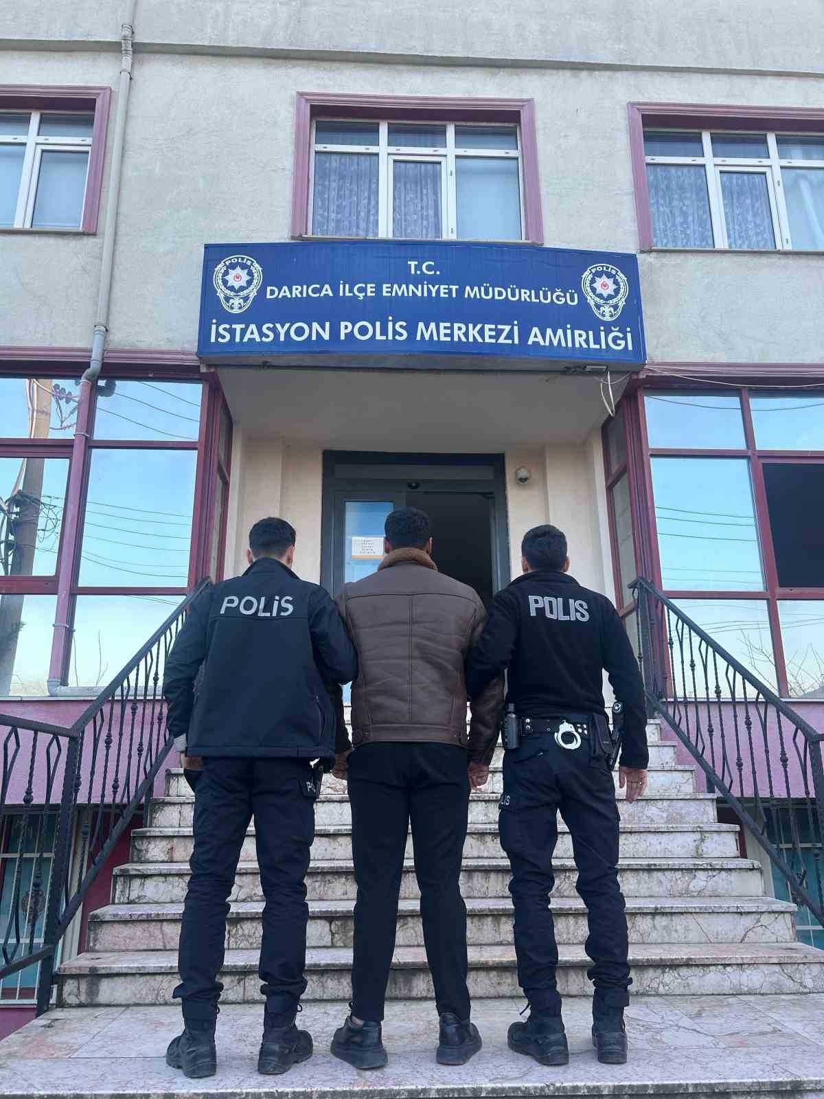 kocaelide husumetlisini bicaklayan supheli tutuklandi 0 yAI41Njr