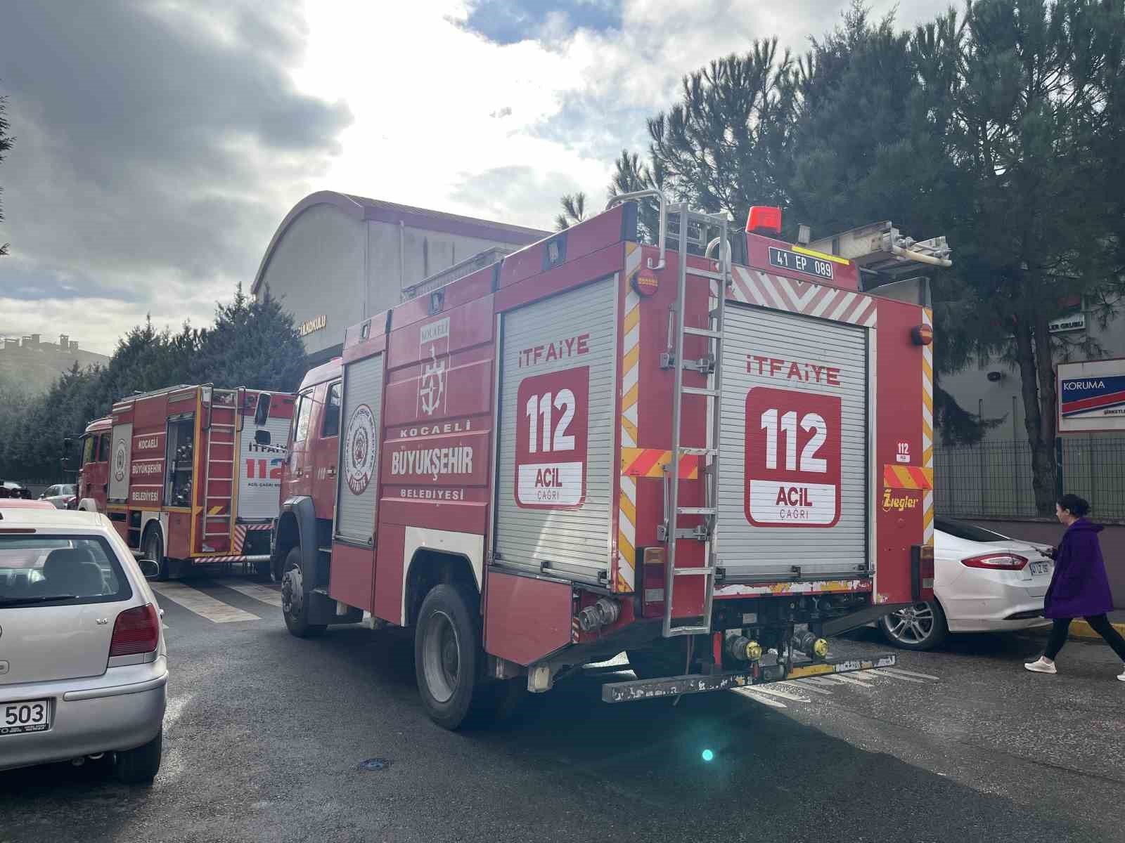 kocaelide ilkokulda yangin panigi 4 iljkme9s