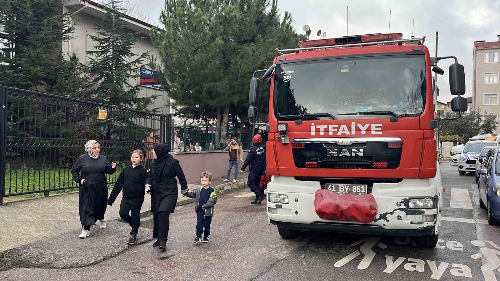 kocaelide ilkokulda yangin panigi 5 zGtbktF9