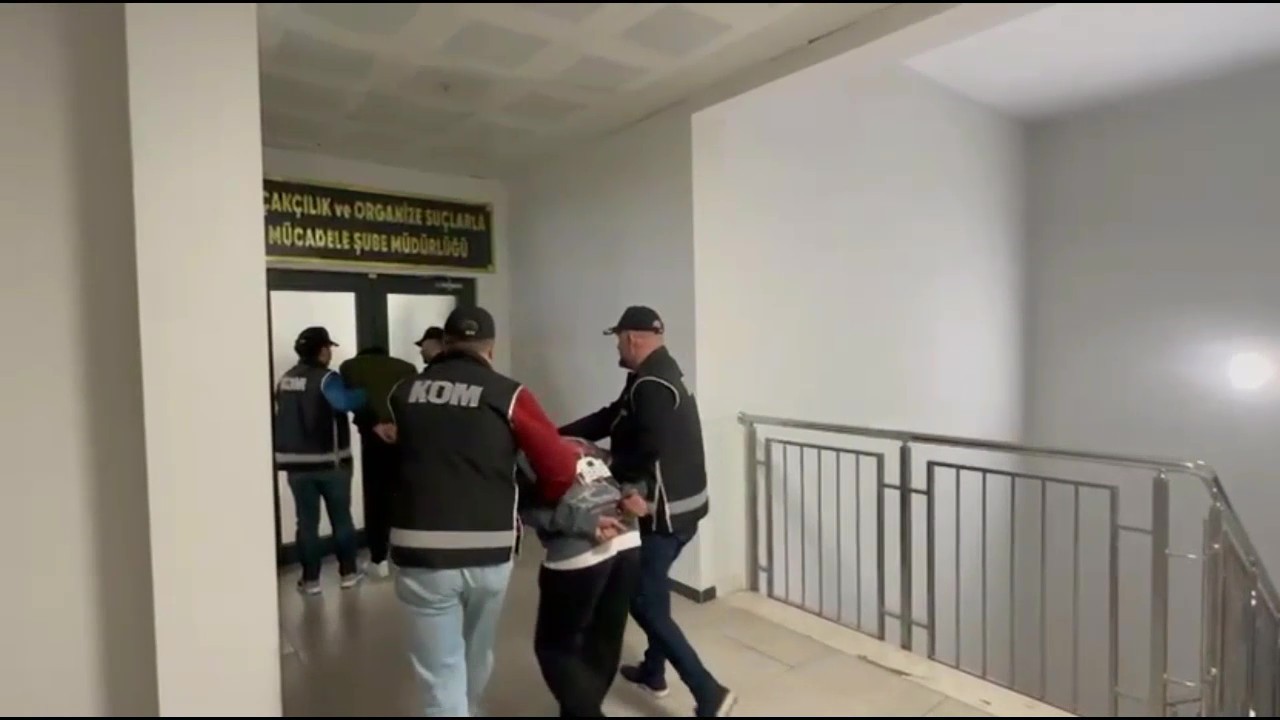 Kocaeli’de iş yeri kundaklandı: 2 şüpheli İstanbul’da yakalandı 9 kocaelide is yeri kundaklandi 2 supheli istanbulda yakalandi 5 re52A4rY