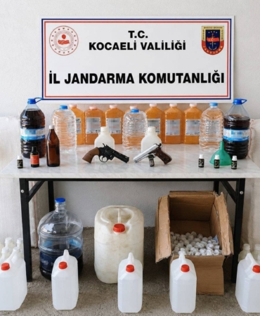 kocaelide-kacakcilik-operasyonu-1-milyon-350-bin-liralik-kacak-urun-ele-gecirildi-cgtKB2v8.jpg