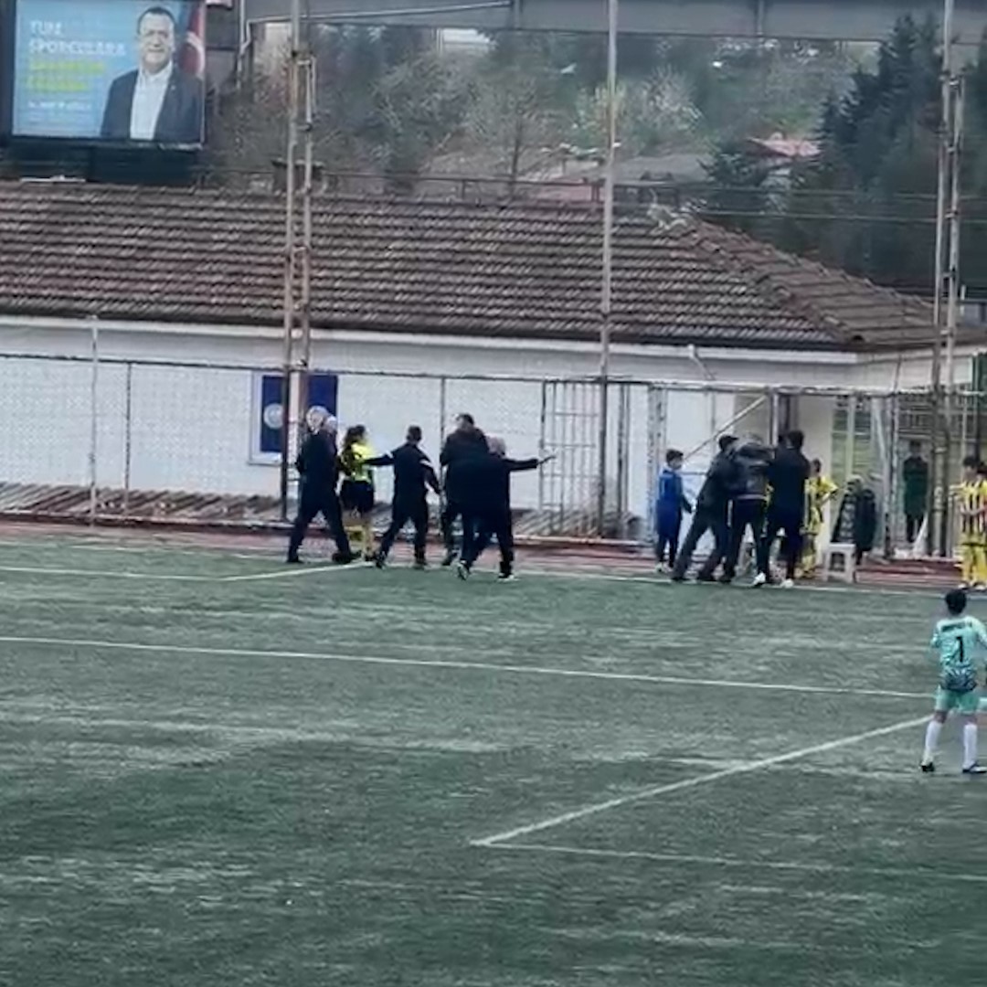 kocaelide kadin hakeme saldiri girisimi kamerada 1 55MzsfNU