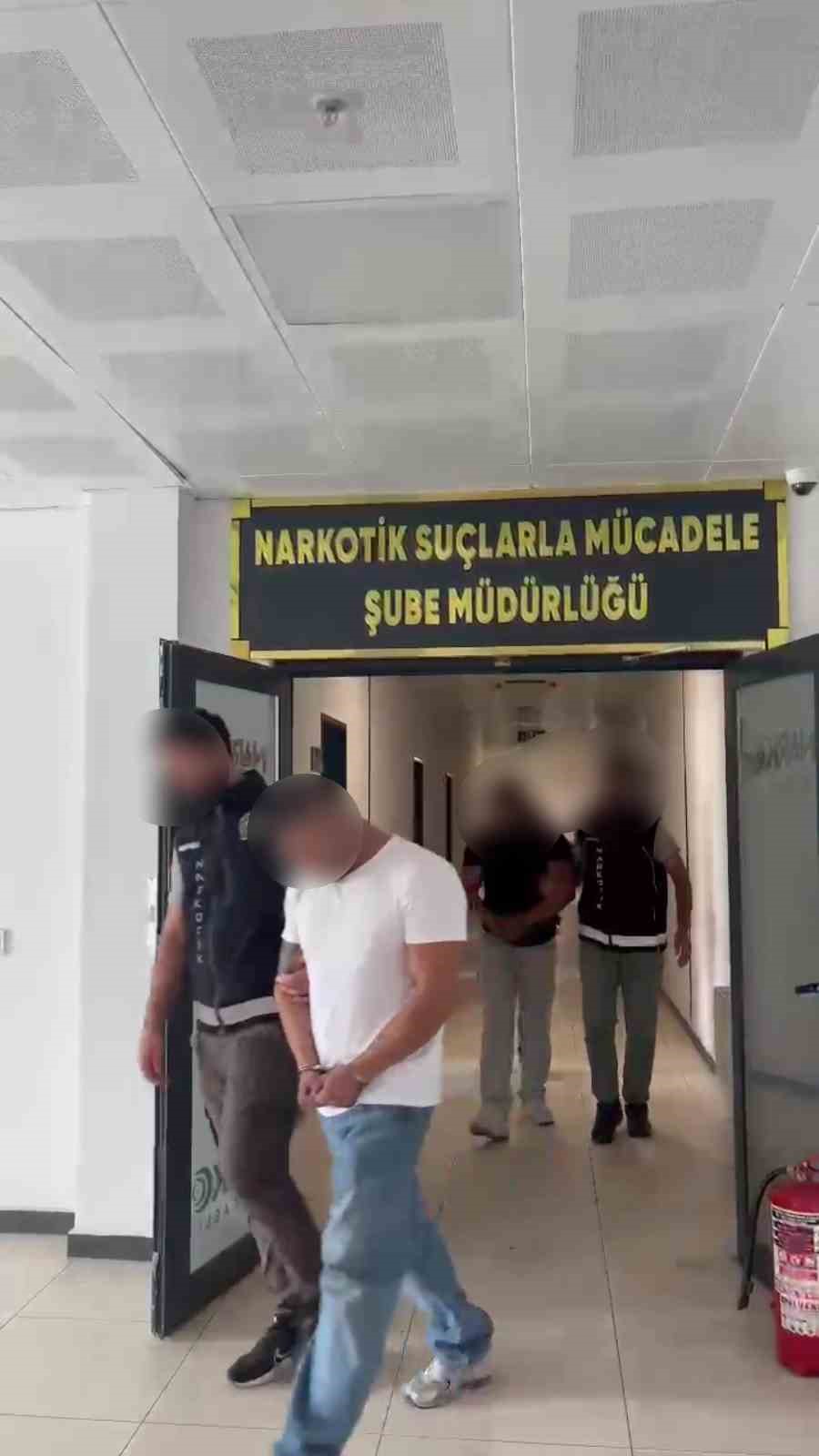 Kocaeli’de kilolarca skunk ele geçirildi 4 kocaelide kilolarca skunk ele gecirildi 0 5RCWRMvP