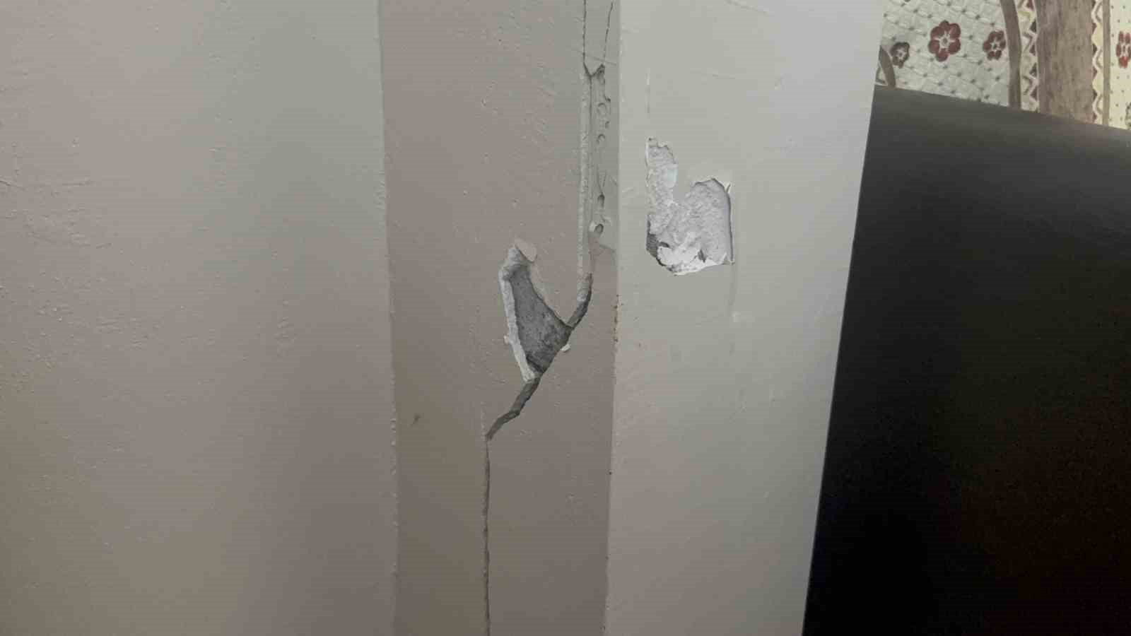 kocaelide kolonlari catlayan bir bina daha bosaltildi 1 MAMFQrhQ