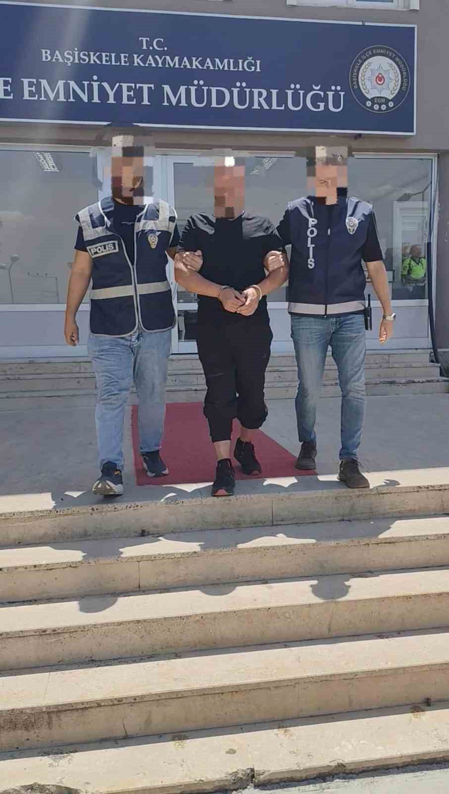 kocaelide kombi ve aku hirsizi tutuklandi 0 kGsgpne7