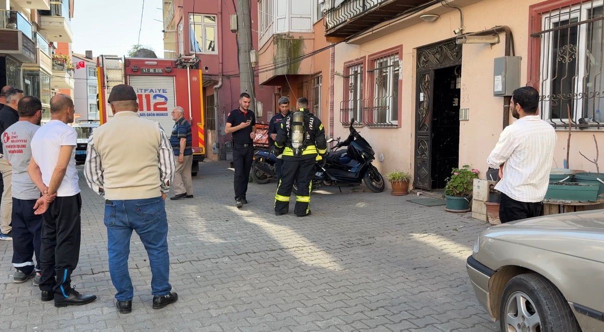 kocaelide kotu kokularin geldigi evden cansiz beden cikti 1 GEKVka1q