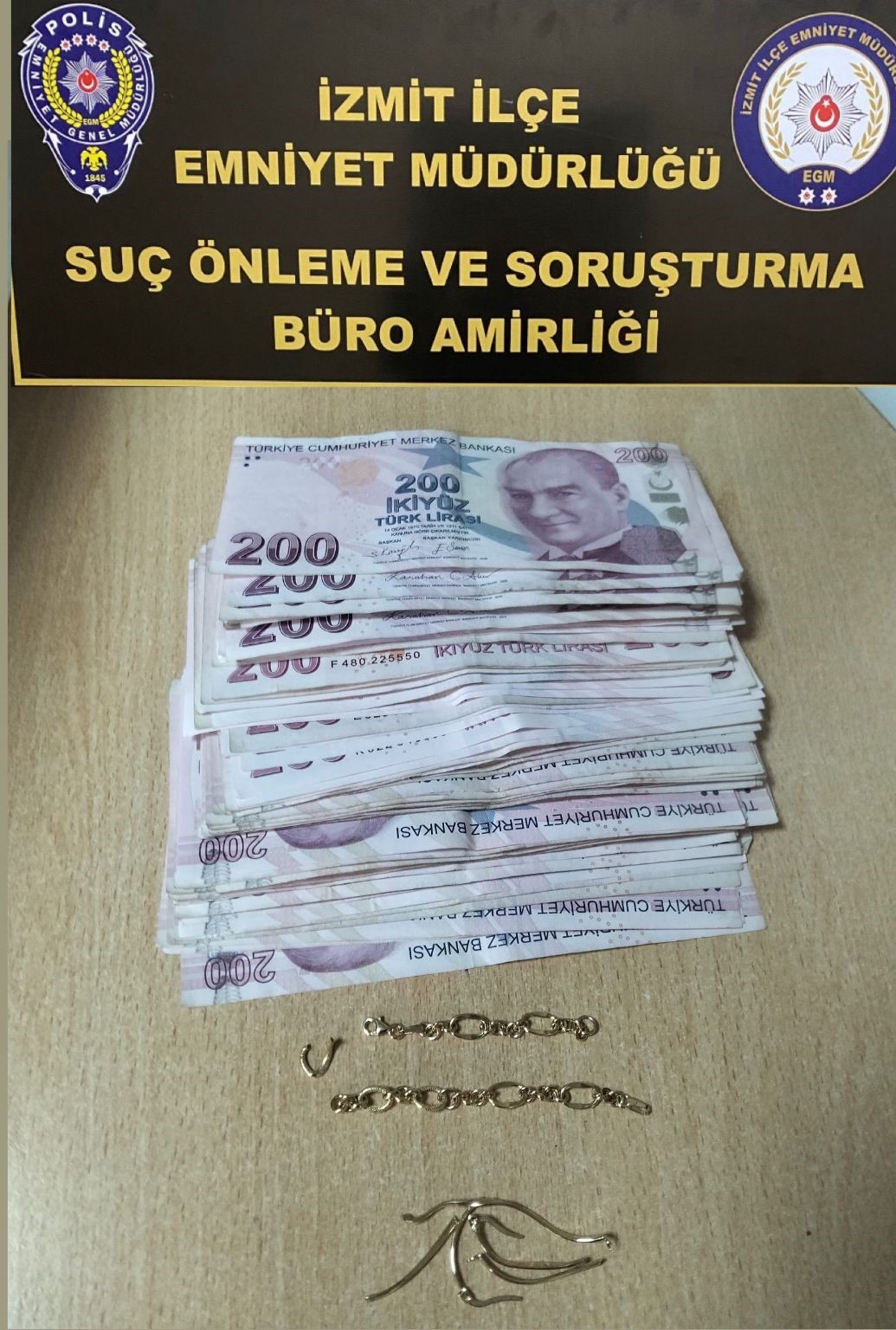 Kocaeli’de kuyumcularda sahte altın bozduran şüpheli yakalandı 4 kocaelide kuyumcularda sahte altin bozduran supheli yakalandi 0 i638O86b