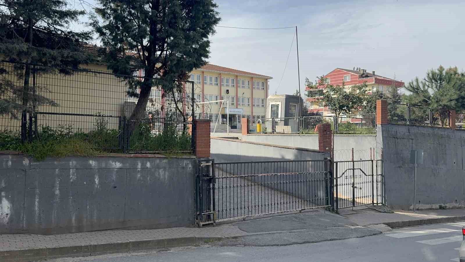 kocaelide ogrencileri taciz ettigi iddia edilen calisan tutuklandi 0 1zrZBNF1