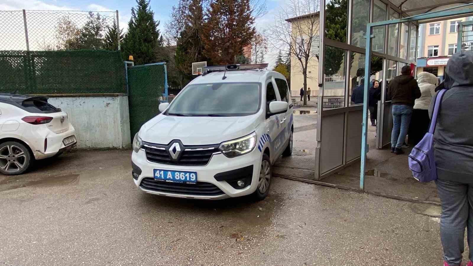 kocaelide okul bahcesinde korku dolu anlar 1 kt1EYD3Z