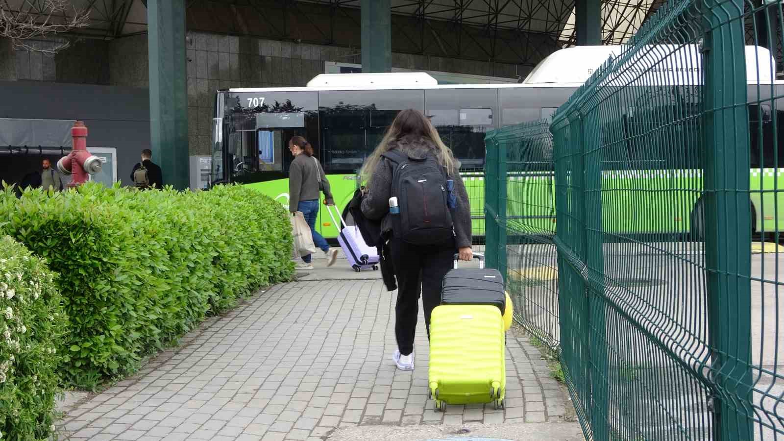 kocaelide otogarda bayram yogunlugu biletler tukenmis durumda 1 XvZNOh2i