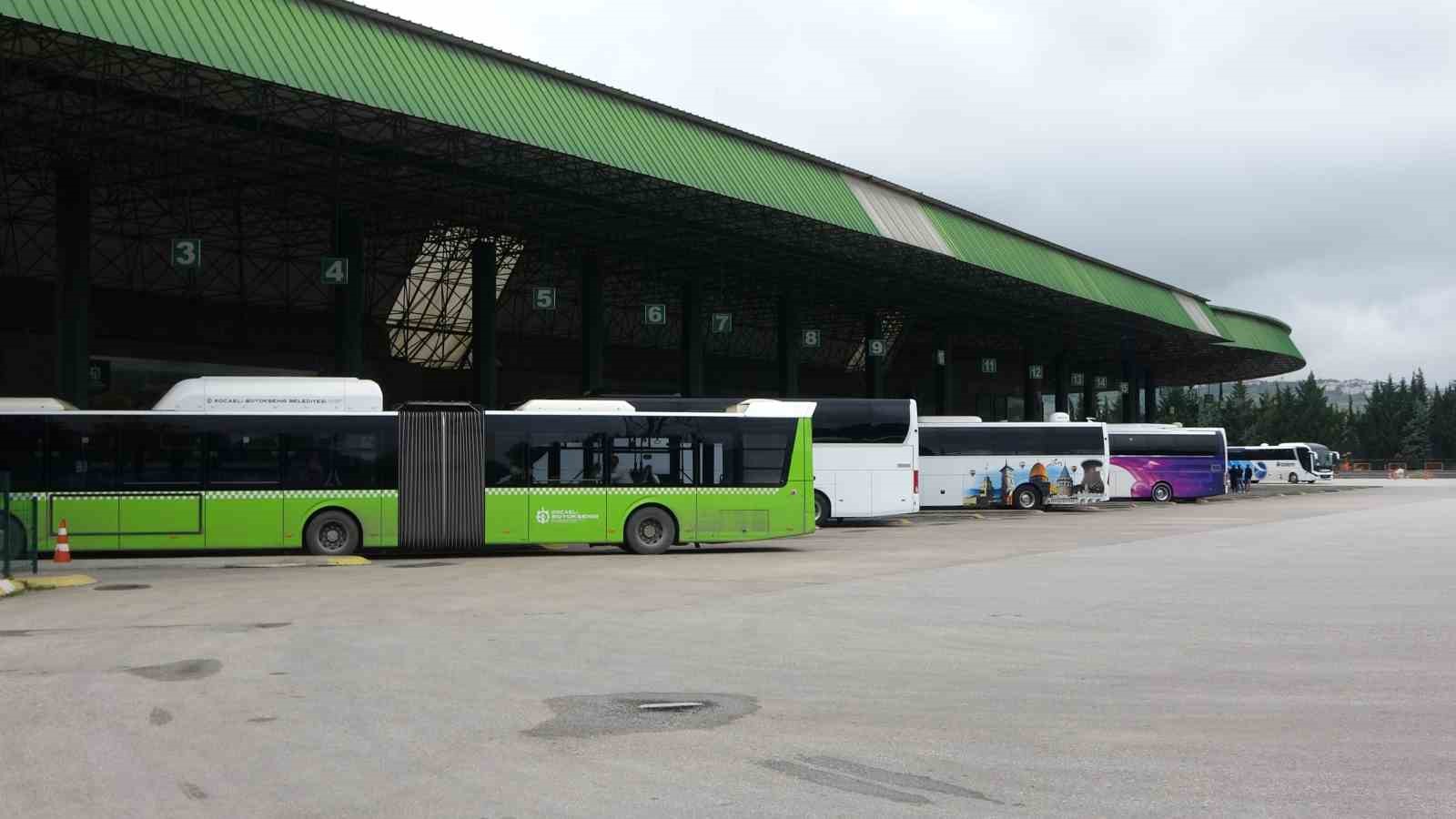 kocaelide otogarda bayram yogunlugu biletler tukenmis durumda 8 wheI91ZM