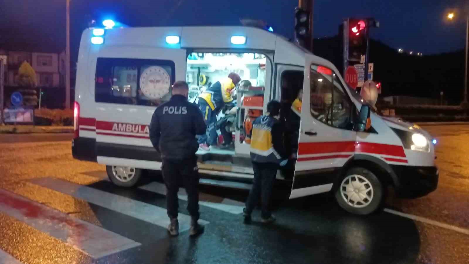 kocaelide otomobil hafif ticari araca carpti 3 yarali 4 HNkjGqJR