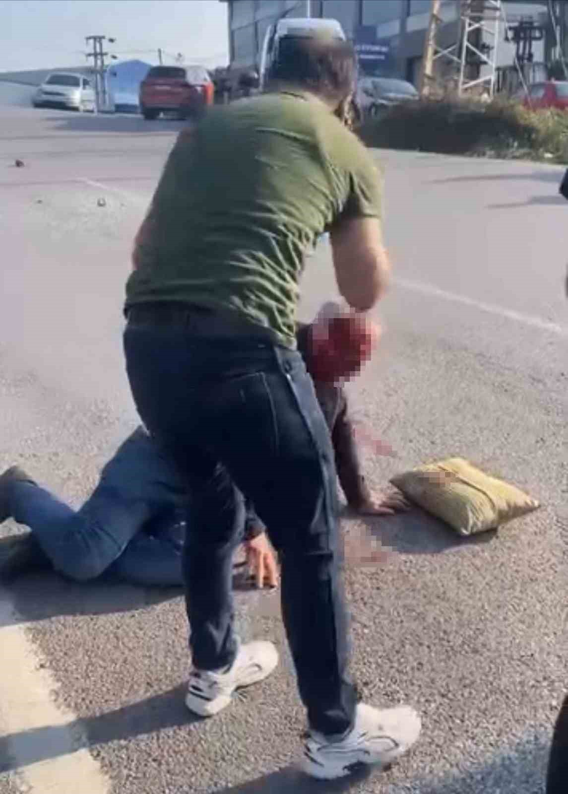 kocaelide otomobil yayalara carpip refuje cikti 1i agir 2 yarali 2