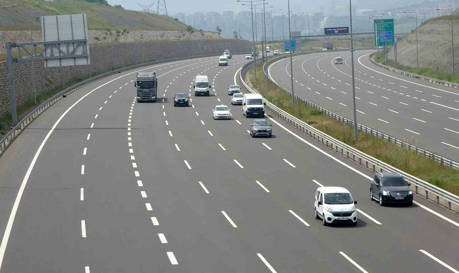 kocaelide otoyollarda bayram tatili oncesi sakinlik yasaniyor 0 mE73Cirl