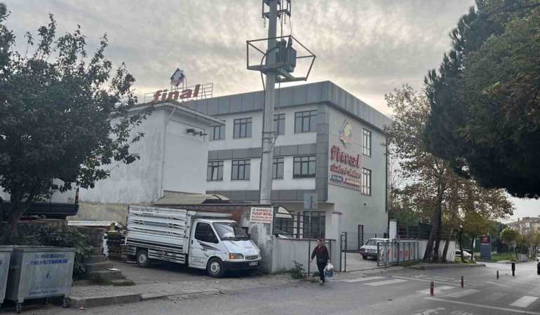 kocaelide-ozel-lisede-gida-zehirlenmesi-alarmi-14-ogrenci-hastaneye-kaldirildi-mzdPz9Dd.jpg