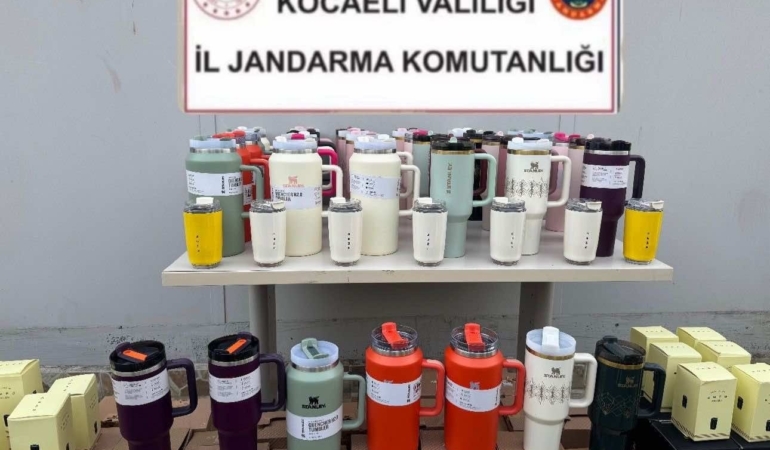 kocaelide-piyasa-degeri-yuksek-unlu-markaya-ait-100-termos-ele-gecirildi-WwmBCFkR.jpg