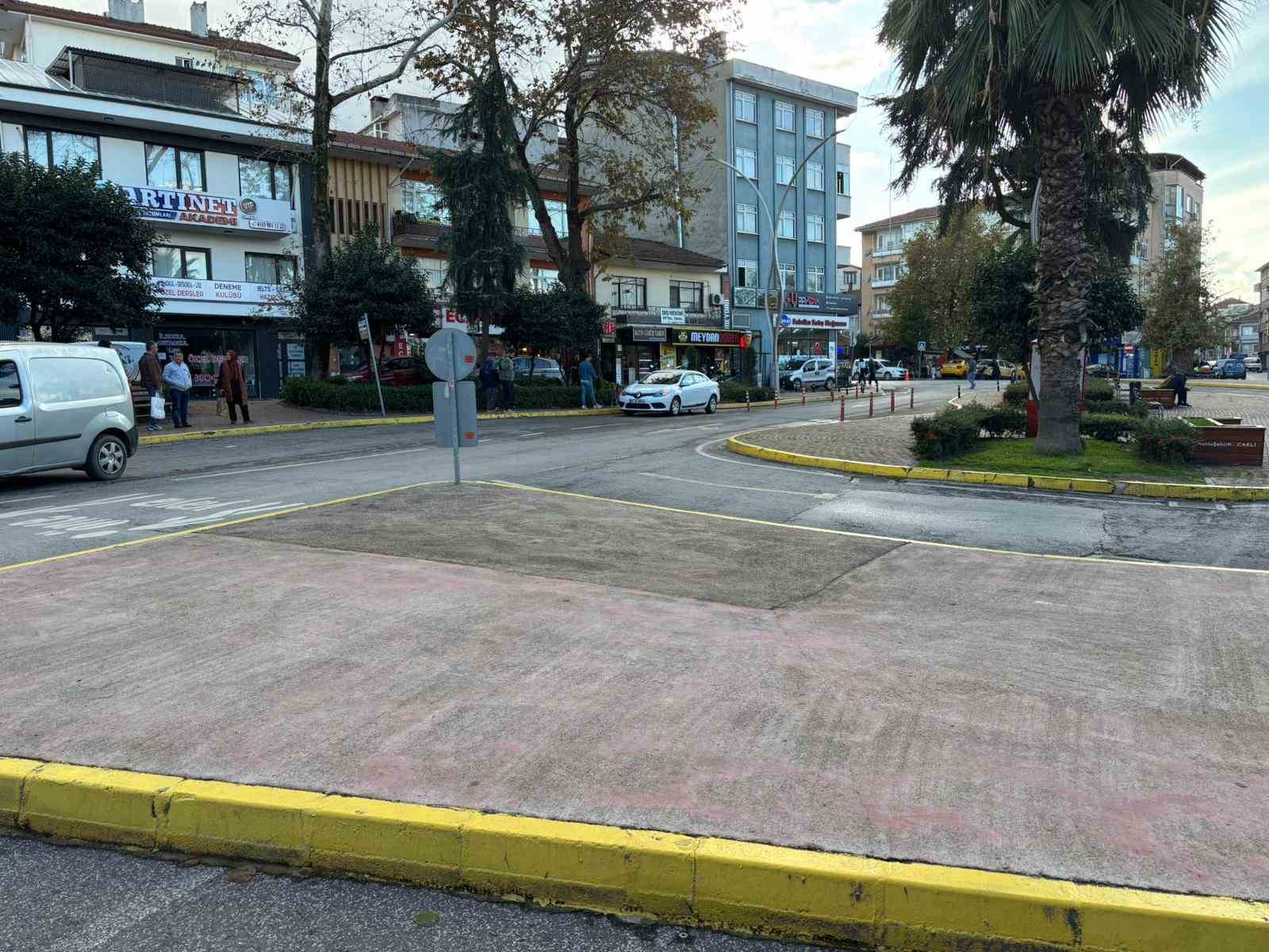 kocaelide polise bicakla direnen supheli silahla vurularak yakalandi 2 FdMm6JgW