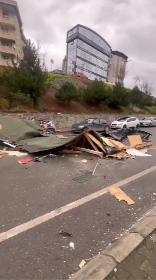 kocaelide sadece bir mahallede 186 evin catisi uctu hasar tespit calismalari devam ediyor 2 1EnLgRKY