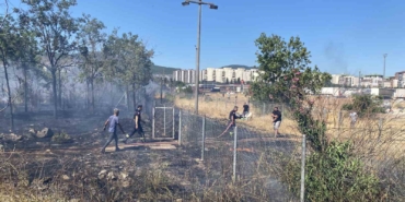 kocaelide-saman-yuklu-tirin-romorkunda-cikan-yangin-mahalleyi-sardi-2kwZd24s.jpg
