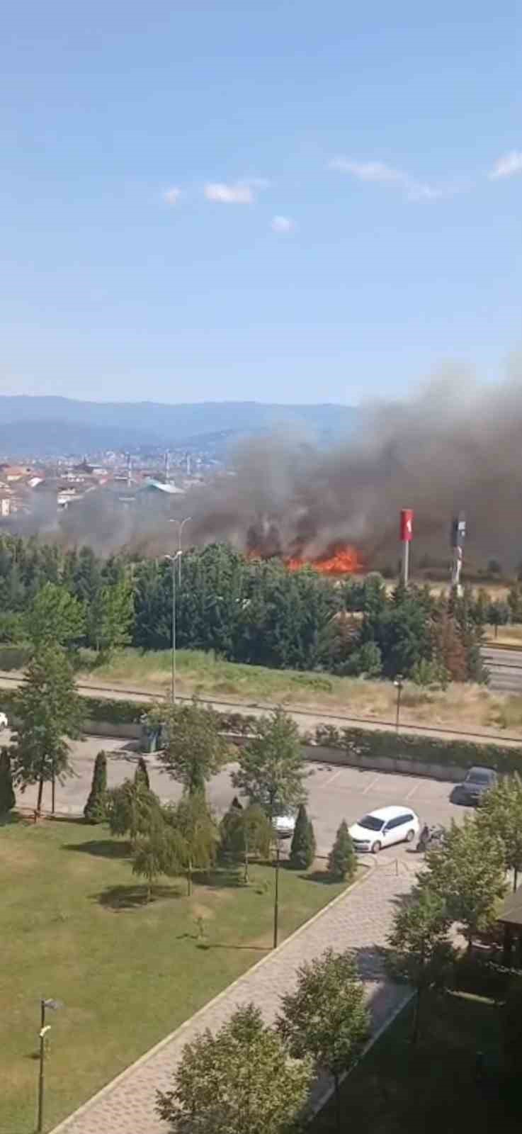 kocaelide saman yuklu tirin romorkunda cikan yangin mahalleyi sardi 8