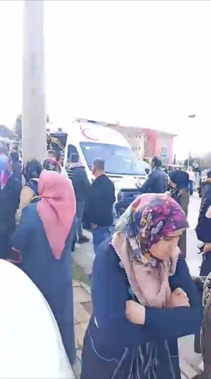 kocaelide servis aracinin carptigi ilkokul ogrencisi hayatini kaybetti 1 ty7REs8O