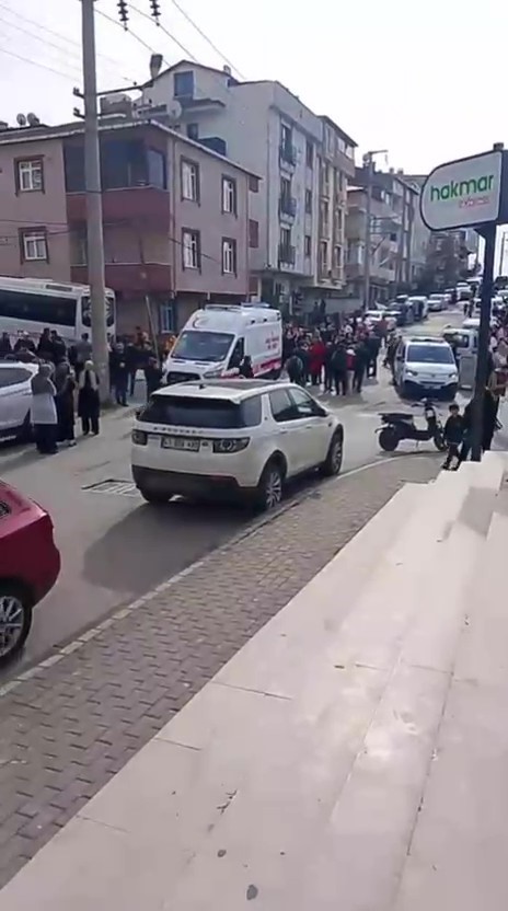 kocaelide servis aracinin carptigi ilkokul ogrencisi hayatini kaybetti 2 e7JBp3dF