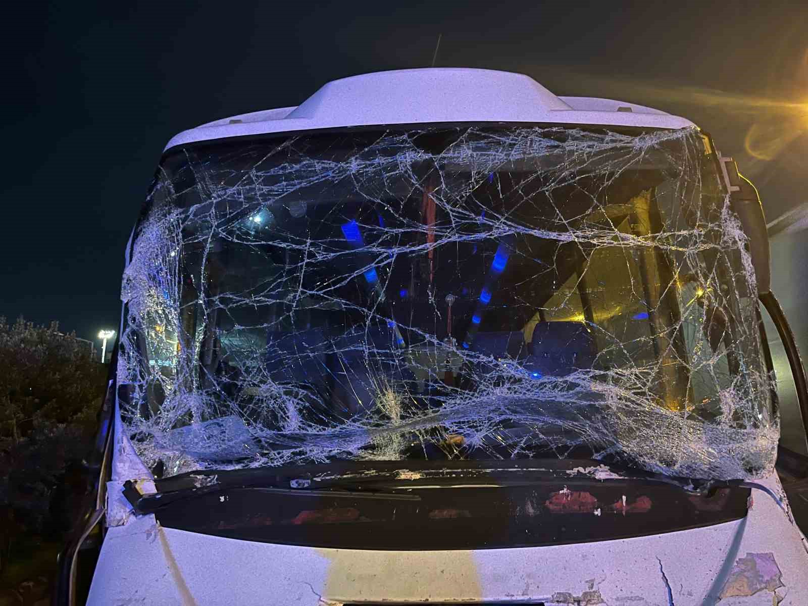 kocaelide servis minibusu tira carpti 6 yarali 2 LH8Ukmum