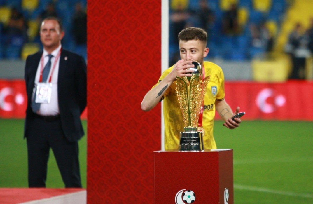 kocaelide silahli saldiri 1i futbolcu 3 yarali 0 3q6z1y8j
