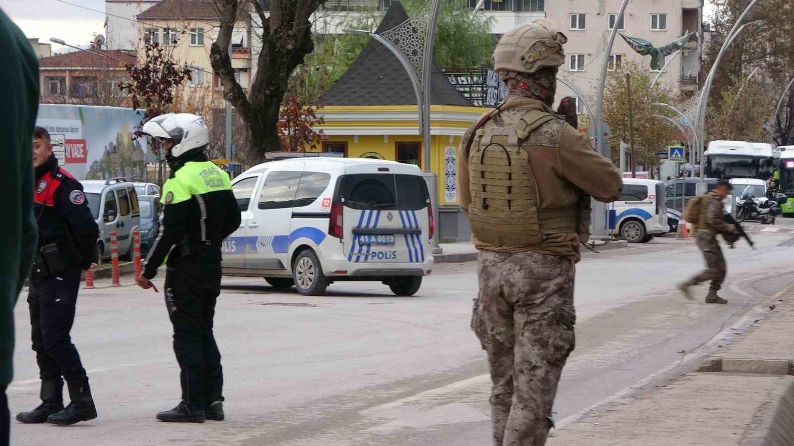kocaelide taksi duragindaki sahis etkisiz hale getirildi 4 kudM54Z7