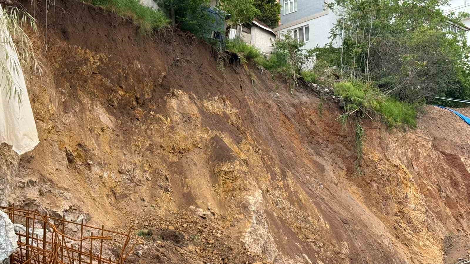 kocaelide toprak kaymasi nedeniyle 5 bina tahliye edildi 6 kmpdjAES