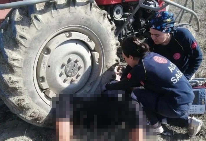 Kocaeli’de traktörün altında kalan yaşlı adam hayatını kaybetti 5 kocaelide traktorun altinda kalan yasli adam hayatini kaybetti 1 Tsgv47Ww