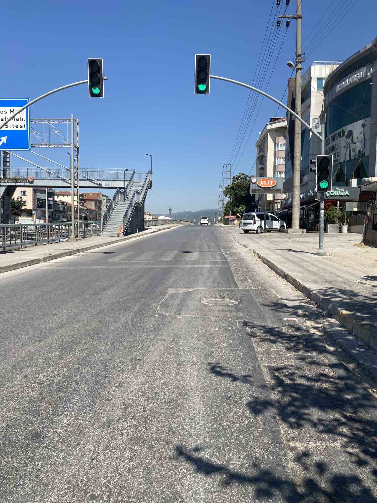 kocaelide yayaya motosiklet carpti 2 agir yarali 0 Dw1UfIuZ