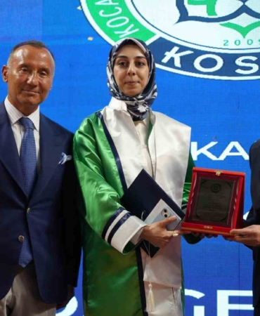 kocaelideki-tek-psikoloji-bolumu-ilk-mezunlarini-verdi-ucuncu-lisansinda-universite-birincisi-oldu-suaOvNxP.jpg