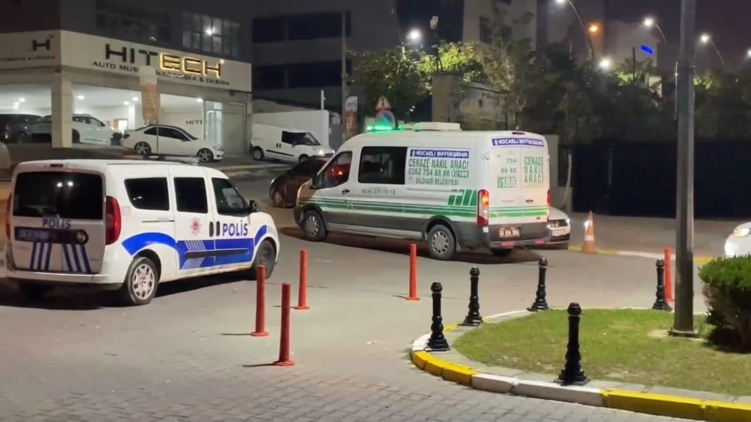 kocaelindeki yanginda hayatini kaybedenlerin cenazeleri teslim alindi 1 gyDWCvGy