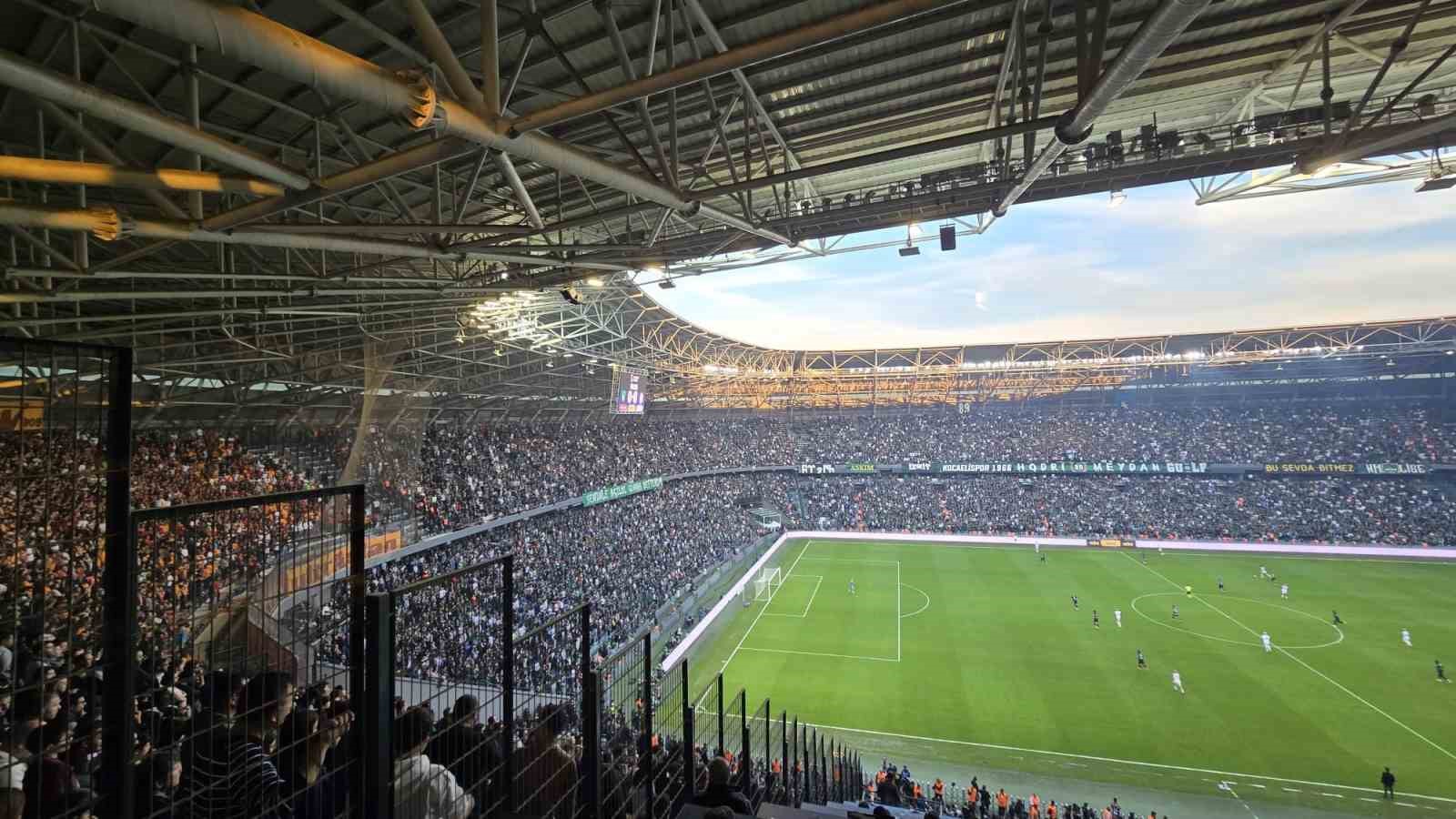 kocaelispor galatasaray macinda seyirci rekoru kirildi 5 GbdezXES