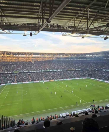 kocaelispor-galatasaray-macinda-seyirci-rekoru-kirildi-eaF8sOxT.jpg