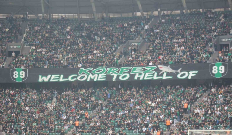 kocaelispor-galatasaray-macini-32-bin-18-biletli-seyirci-izledi-Lrhx3eSx.jpg