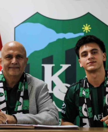 kocaelispor-haydar-karatasi-4-yilligina-renklerine-bagladi-EEntTlxU.jpg
