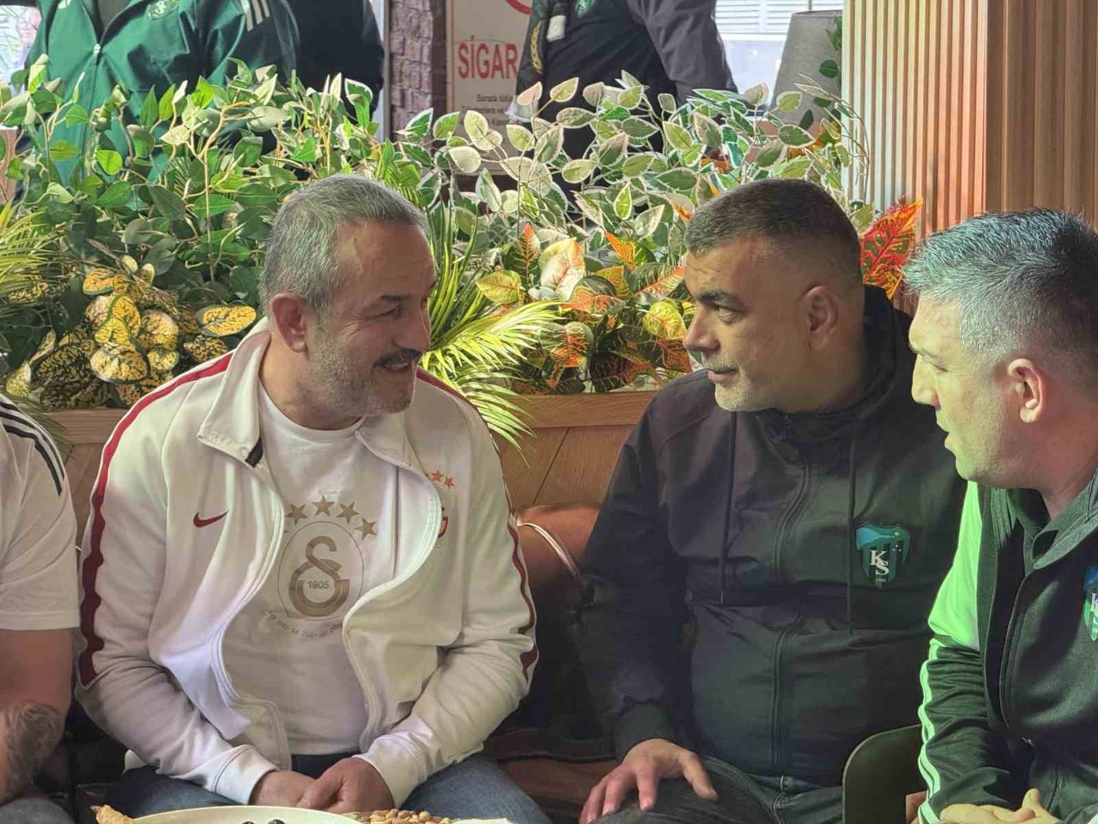 kocaelispor ile galatasaray tribun liderleri mac oncesi bulustu 3 SmZDjQXe