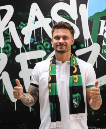 kocaelispor-karol-linettynin-sozlesmesini-uzatti-Rtd5wPLO.jpg