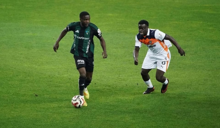 kocaelispor-show-ile-3-yillik-sozlesme-imzaladi-TNIvhQrg.jpg