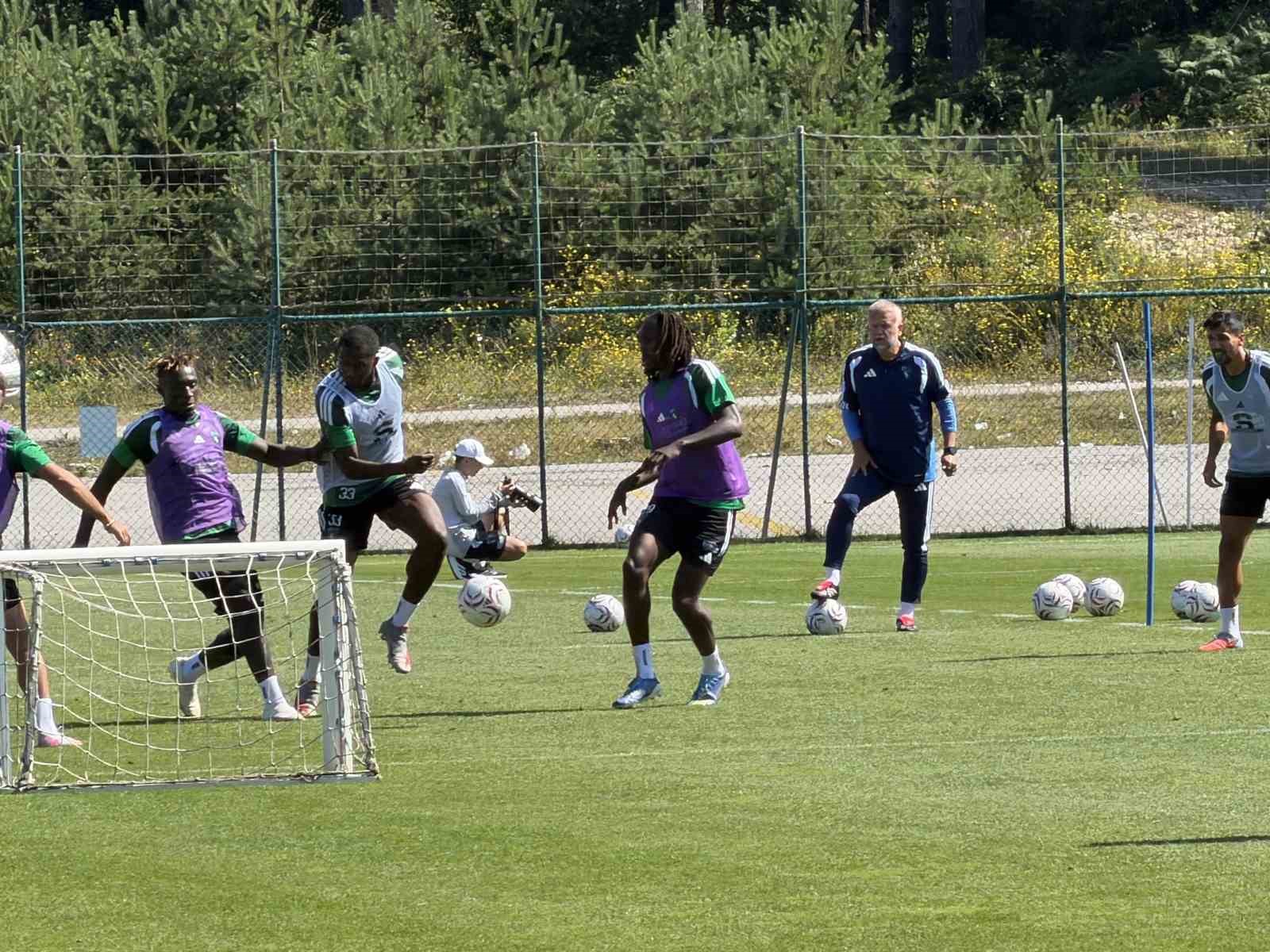 kocaelispor topuk yaylasinda yeni sezon hazirliklarini surduruyor 0 XhbbXyYN