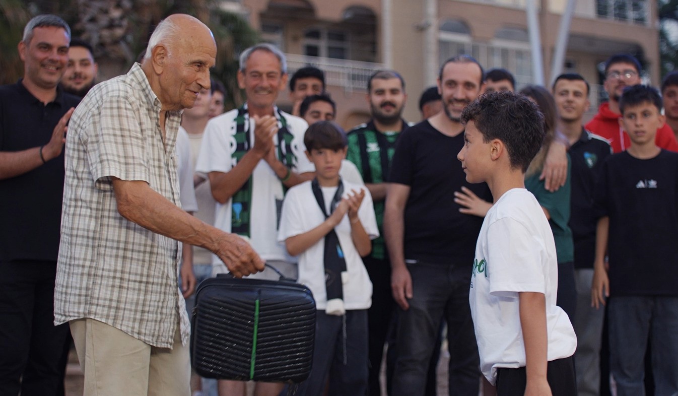 kocaelispor yeni sezon formalarini kisa film tadinda kliple tanitti 0 Q5tLcMWE