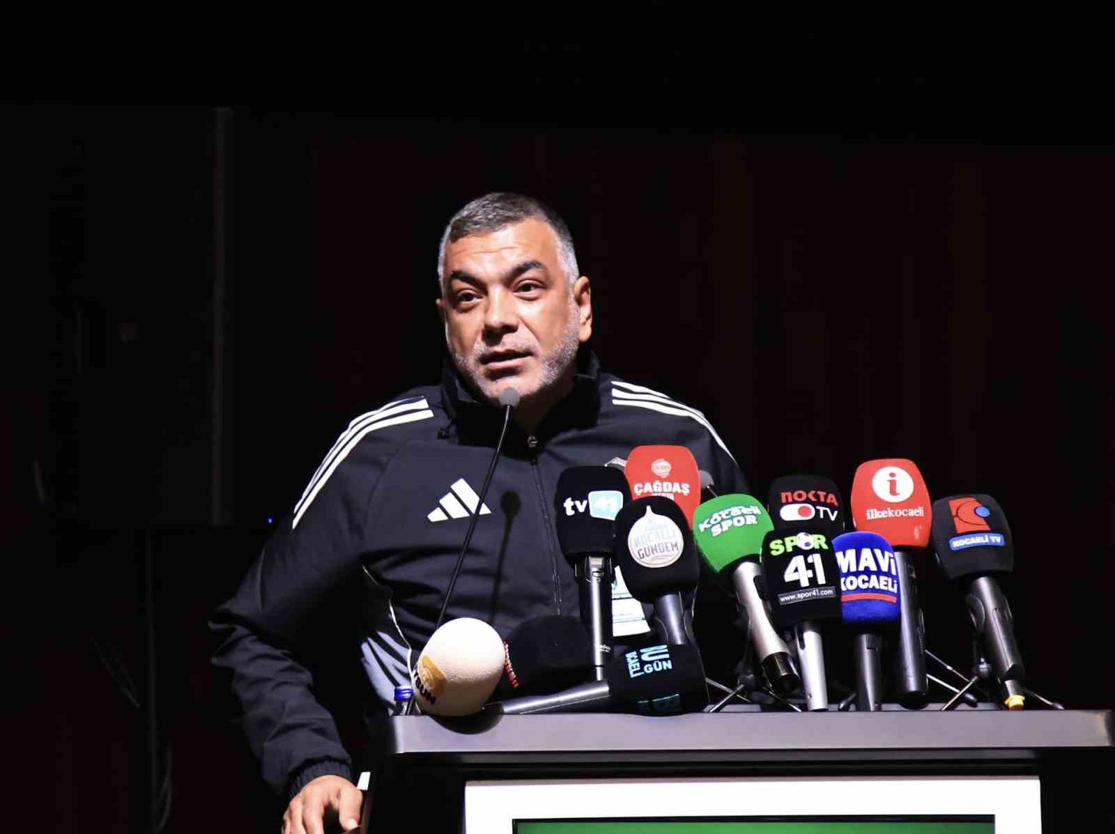 kocaelisporda kongre suruyor soz delegelerde 0 I7SpvuqT