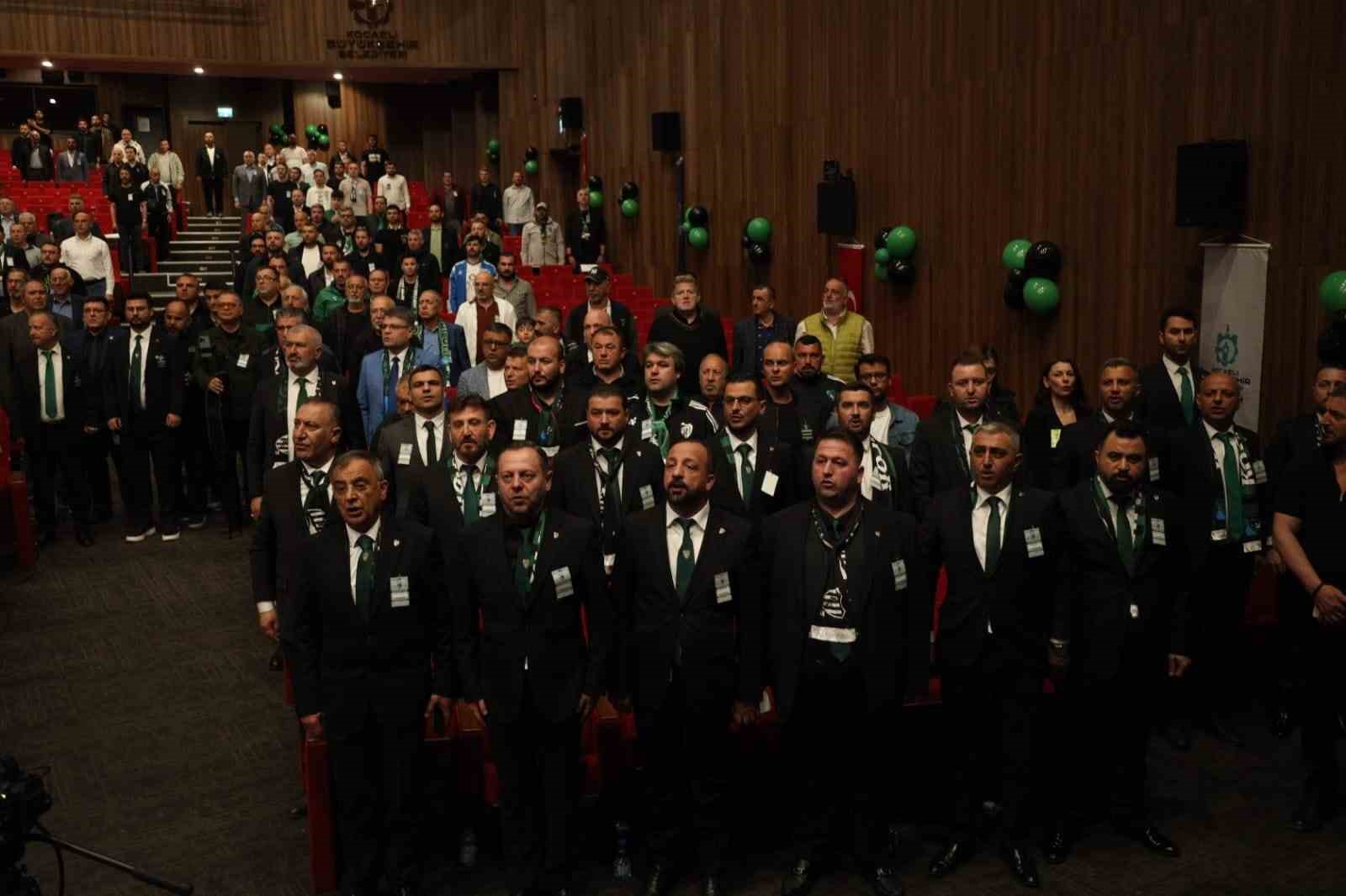 kocaelisporda kongre suruyor soz delegelerde 3