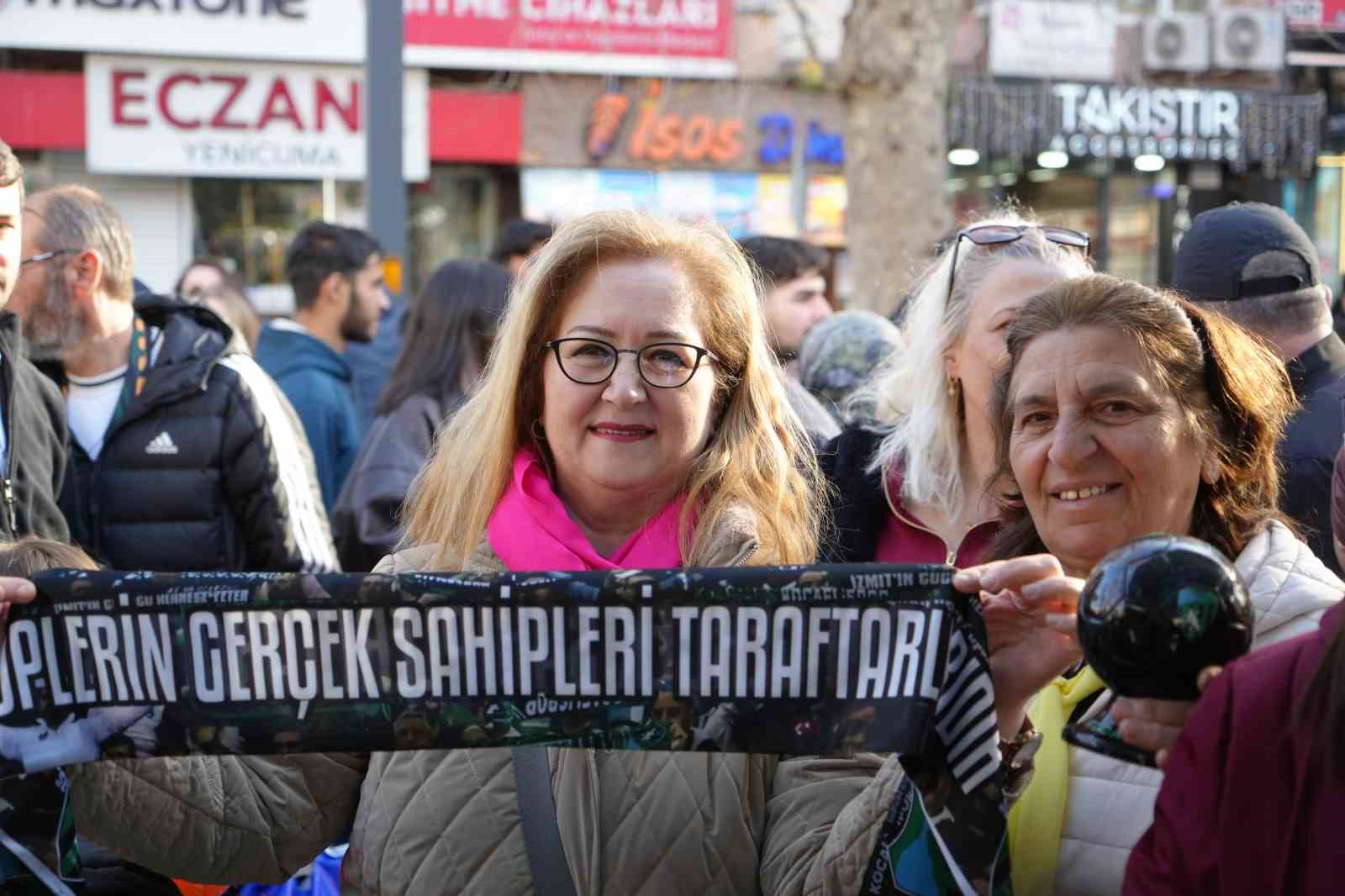 kocaelispordan kadinlar gununde hediye carki etkinligi 1 Jj2DbKdb