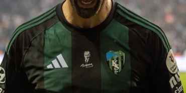 kocaelisporlu-taraftarlardan-serdar-dursuna-derbi-tepkisi-YrHm7iOf.jpg